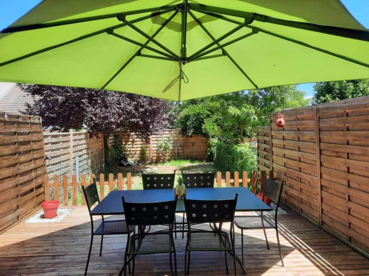 Maison Cheptainville Avec Terrasse Sur Verdure Luaran gambar